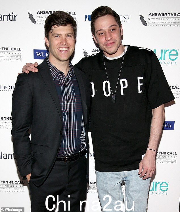 David 表示,他和其他买家以及 Staten Islander Colin Jost 以令人瞠目结舌的 280,000 美元的价格抢购了这艘渡轮后,陷入了亏损。他承认,在与他的老 SNL 同事通电话后,他在兴奋的时候购买了这艘渡轮。 -star