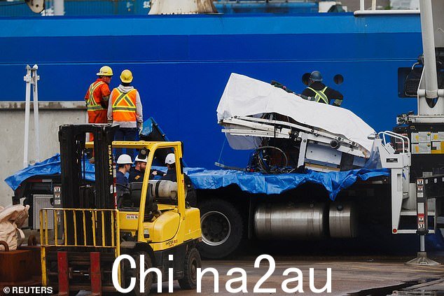 加拿大皇家骑警将调查导致潜艇上五名船员死亡的情况,并决定是否需要进行全面调查
