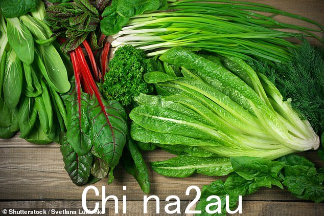 八种 B 族维生素 - 称为 B 复合物 - 在大脑健康中发挥着关键作用。所有 B 族维生素都存在于全麦、深绿叶蔬菜、鸡蛋、肉类、鱼类、豆类、豆类和扁豆等食物中,在支持大脑健康方面发挥着重要作用,共同作用使我们的脑细胞更有效地工作”class=