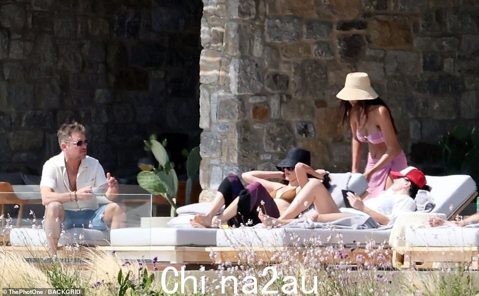 由诺兰编剧和导演的史诗惊悚片《奥本海默》将观众带入一个神秘人物令人心跳加速的悖论,他必须冒着毁灭世界的风险才能拯救世界。