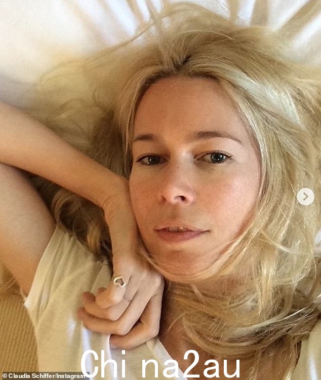 超模克劳迪娅·希弗 (Claudia Schiffer) 有传言与阿尔伯特亲王约会,有些人甚至建议我婚姻可能是板上钉钉的事,可惜这不是故意的