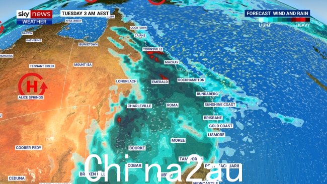 穿越澳大利亚的西北云带在其尾部之前有最后一次刺痛它本周移至海外。图片：澳大利亚天空新闻