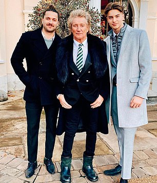 Sir Rod Stewart 与他的儿子 Liam 和 Alastair