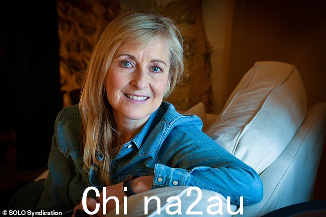 Fiona Phillips 的早期症状包括极度焦虑,她最初对儿子隐瞒了这个消息