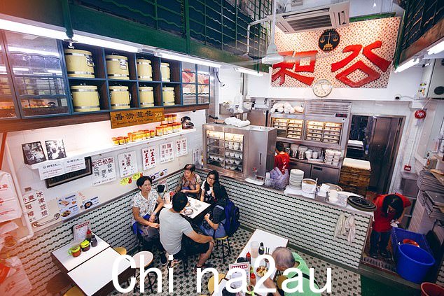深水埗遍布餐馆,以实惠的价格提供世界一流的美食