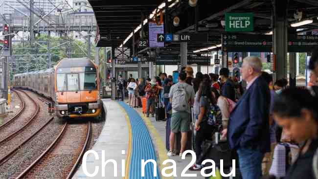 悉尼火车网络受到攻击周四下午，一名信号员请病假后，现场一片混乱，导致服务最多延迟一小时。图片：David Swift