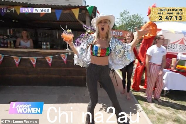 欢乐时光:凯特·劳勒 (Kate Lawler) 出现在周五的《Loose Women》节目中,表现得非常充满活力