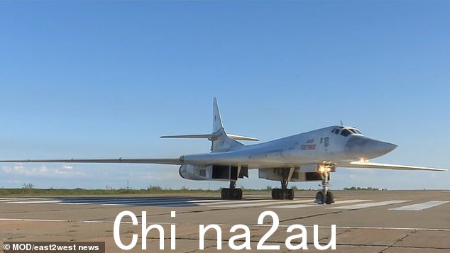 Tu-160 - 北约报告名称 Blackjack - 是俄罗斯超音速可变后掠翼战略导弹轰炸机,可追溯到苏联时代