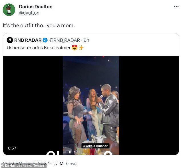在 Twitter 上表达了自己的想法:周三,他在推特上写道:“这就是你妈妈的服装,”同时还发布了《U Got It Bad》热门制作人 Keke 演唱小夜曲的视频” class=