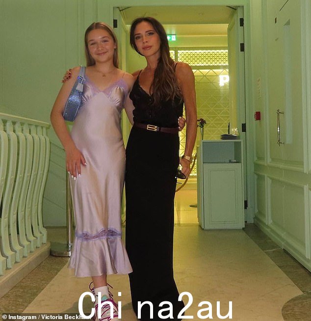 生日快乐!周五,维多利亚和大卫·贝克汉姆以时尚的方式庆祝了女儿哈珀的 12 岁生日,她享受了自己的 Prada 派对