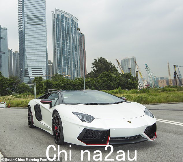 Brad 的兰博基尼(上面是 Aventador LP 700-4 的库存照片)几乎可以肯定是他收藏中最昂贵的汽车