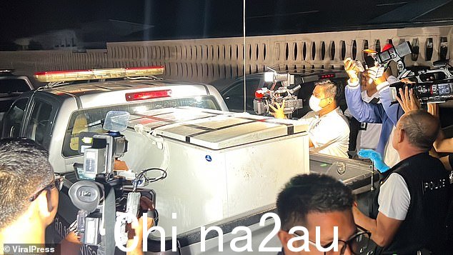 1.5m 冷藏柜(如图)被带走并保存在 Nong Prue 警察局