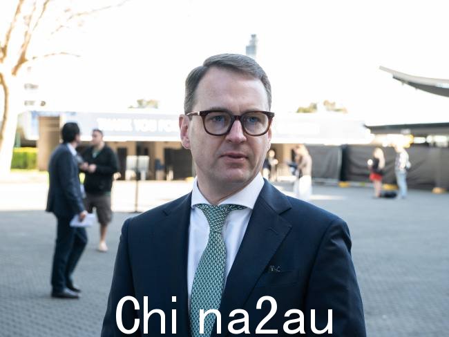 参议员安德鲁·布拉格认为政府应该让菲利普·洛博士继续担任他的角色担任储备银行行长。图片:NCA NewsWire / Flavio Brancaleone