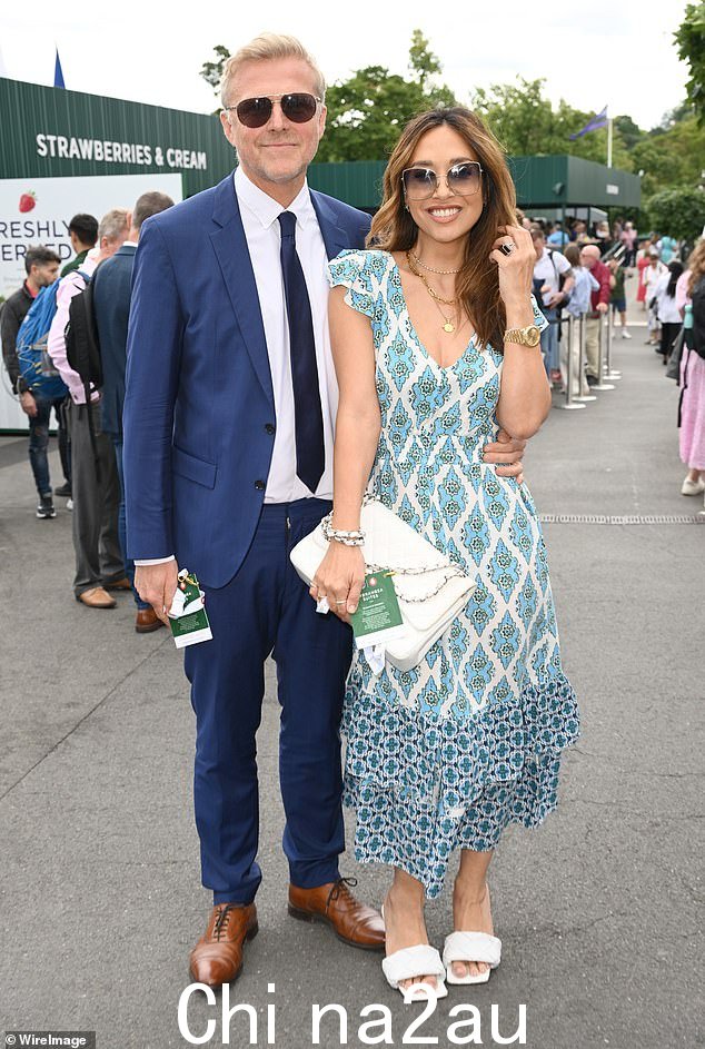 看起来不错:周三下午,米琳·克拉斯 (Myleene Klass) 挽着未婚夫西蒙·莫特森 (Simon Motson) 的手臂抵达温网,为温布尔登增添了一丝额外的魅力