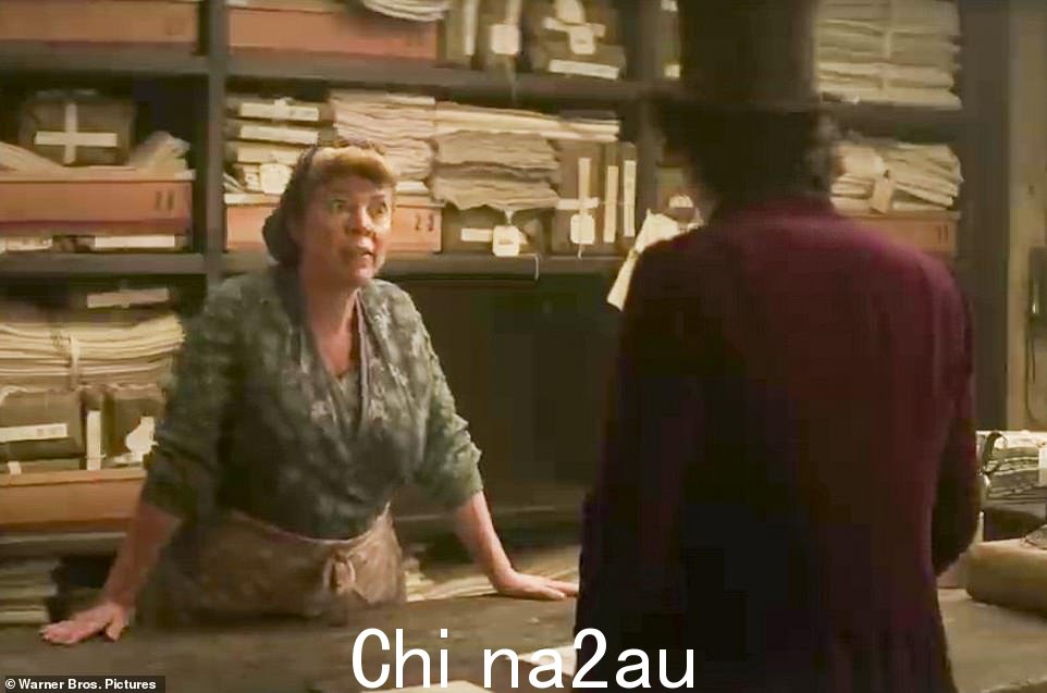 奥斯卡奖得主奥利维亚·科尔曼的角色尚不清楚,但她的角色似乎相信这位有抱负的巧克力制造商,因为她告诉他:“先生。旺卡,我看得出你是一个非常聪明的人'