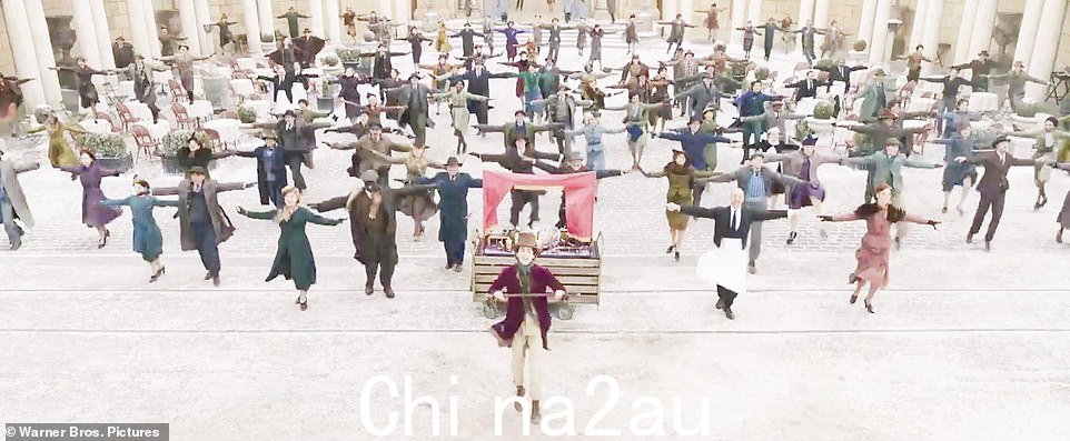 随后出现了许多欢乐的场景,旺卡大胆地宣称:“记住我的话。”这将是世界上最伟大的巧克力店'