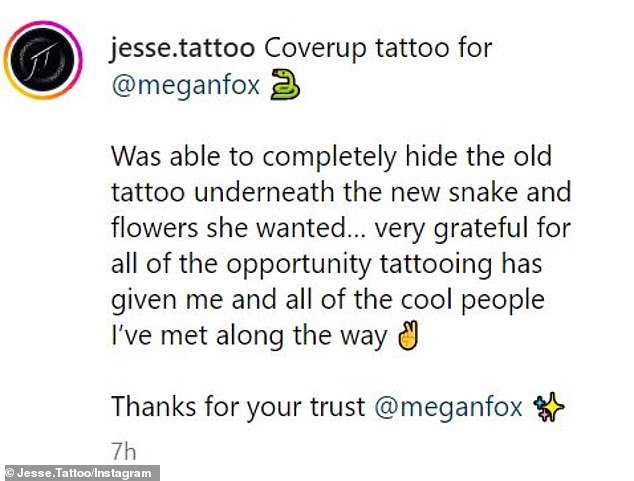 SYZYGY 精密纹身店主 Jesse 周二在 Instagram 上写道:“感谢您的信任@meganfox...能够将旧纹身完全隐藏在她想要的新蛇和花朵下面”