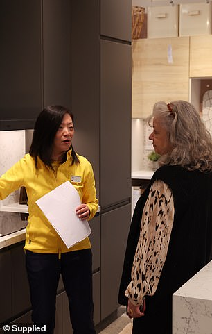 展示厨房和衣柜系统以协助规划，参观者仍然可以订购宜家系列的任何产品