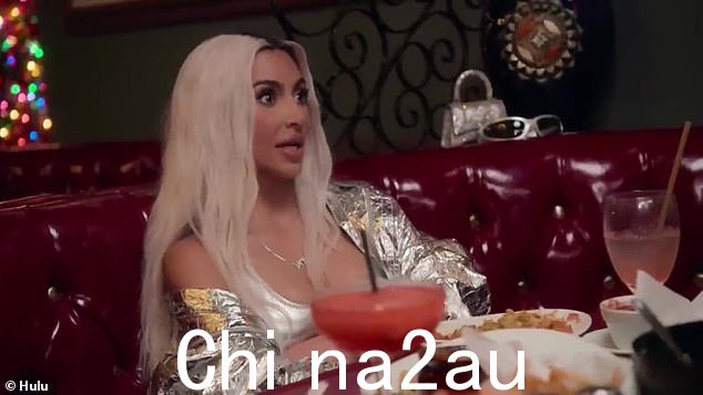 Kim 的承认:金·卡戴珊 (Kim Kardashian) 在 Hulu 的《卡戴珊家族》中与科勒·卡戴珊 (Khloe Kardashian) 和斯科特·迪西克 (Scott Disick) 共进晚餐时做出了相当奇怪的承认