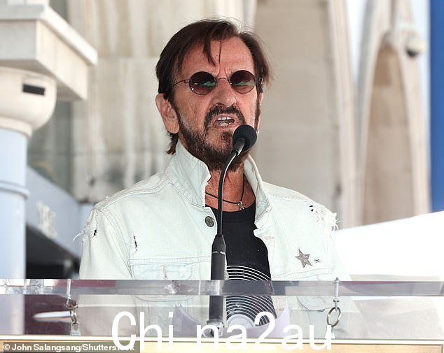 自豪:林戈·斯塔尔 (Ringo Starr) 在 Sheila E. 荣获自己的明星称号后向她表示祝贺,并表示他“很自豪称她为朋友”