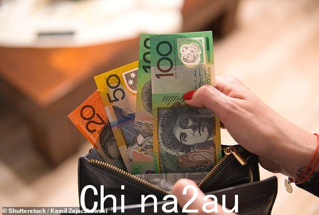 Lowe 博士警告说,更高的工资可能会导致通货膨胀,这与他受到严厉批评的评论相呼应