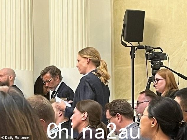 当被问及芬兰安全保障的性质时,拜登总统告诉芬兰记者,她今晚可能无法回家