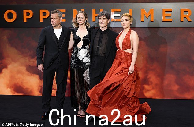 看起来不错:没有被较早的开始时间吓倒,演员们都穿着得体