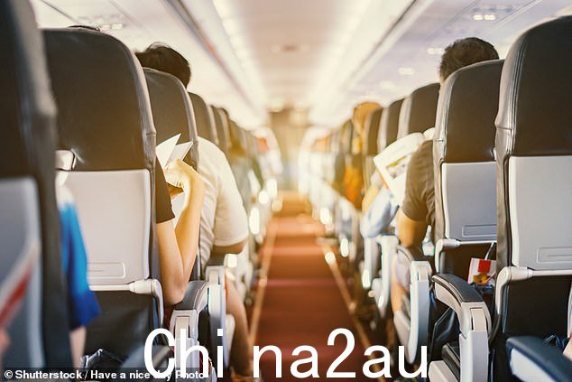 Mast 先生现在是一名旅行社,他说找到最近的出口并在脑海中绘制出距离该出口多少排的地图,在紧急情况下可以挽救生命