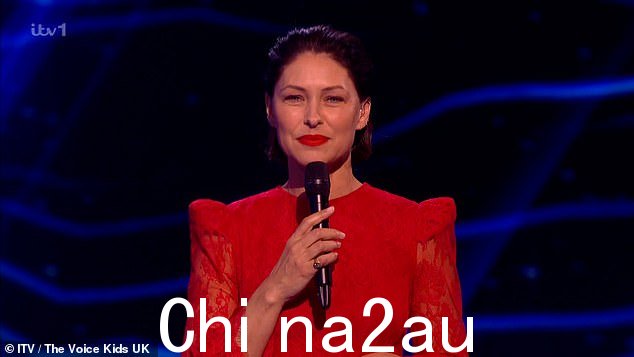 公告:主持人艾玛·威利斯 (Emma Willis) 在透露观众选出的获胜者时说道:“我现在可以宣布 2023 年《儿童之声》的获胜者是……Shanice 和 Andrea!” class=