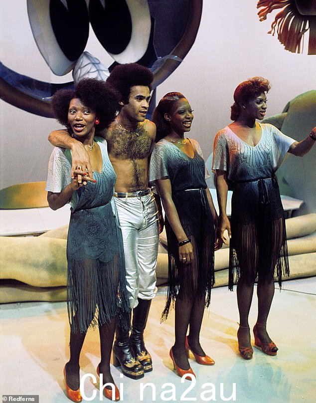 职业:Liz 是 Boney M 的主唱 - 由她自己、Bobby Farrell、Maisie Williams 和 Marcia Barrett(从左到右)组成 - 该乐队是最成功的乐队之一20 世纪 70 年代末(图于 1978 年)