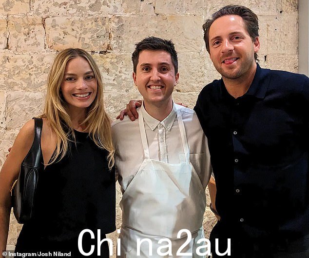Josh Niland 与澳大利亚巨星 Margot Robbie 和她的丈夫 Tom Ackerley,他们最近在 Niland 的 Saint Peter 餐厅用餐