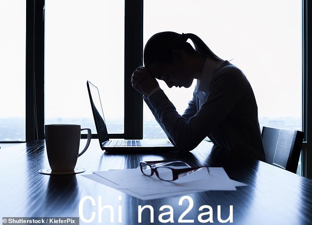就业律师表示,人员外流已经开始,工资和工作条件调整也已经开始,澳大利亚央行预计到 2024 年底失业率将达到 4.5%(库存图片)