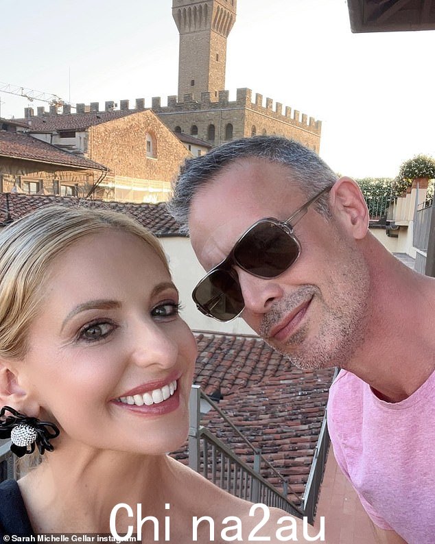 假期:莎拉·米歇尔·盖拉 (Sarah Michelle Gellar) 周二在她的 Instagram 帐户和 Story 上分享了她在佛罗伦萨夏季度假时拍摄的几张照片