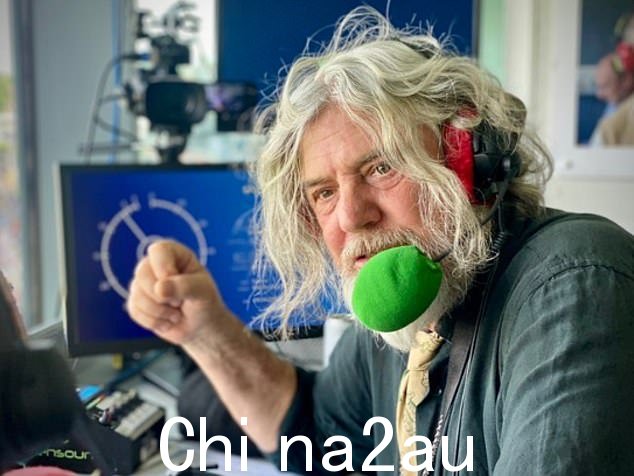 看起来很像?观众在 Twitter 上表达了他们的惊讶,有些人将马克的新造型与英国前首相鲍里斯·约翰逊进行了比较