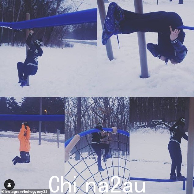 2020 年的家庭在雪地里玩耍