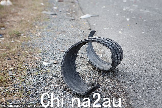 去年高速公路上最常见碎片类型列表中的第三位是轮胎 - 或轮胎零件,如图所示