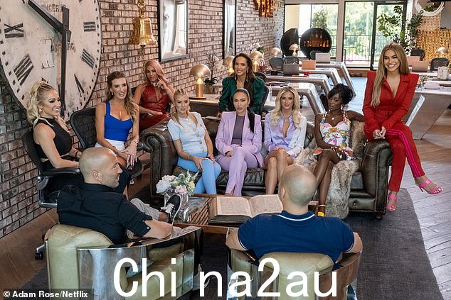 OG:希瑟自 Netflix 的《推销日落》于 2019 年首播以来一直担任该剧的主演;它讲述了一群洛杉矶房地产经纪人与高端房地产合作的故事