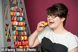 Rachel Hanretty,Mademoiselle Macaron's 的创始人,她给芭比演员们送了一个盒子