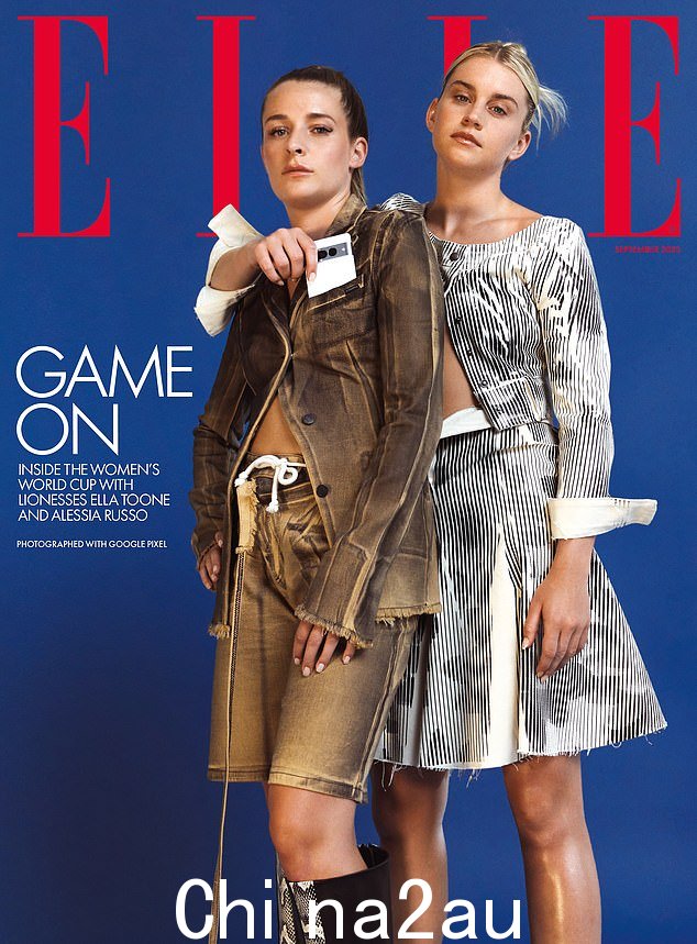 Ella Toone (左) 和 Alessia Russo(右)是最新一期 Elle 的新封面明星
