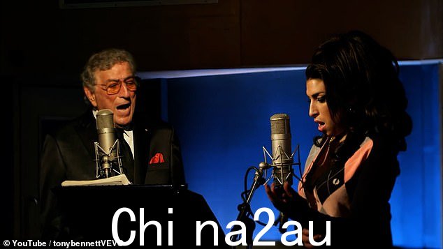 Epic:《Far Out》杂志分享了为 Tony's Duets 录制的歌曲片段当时,在 Twitter 上的第二张专辑中,许多粉丝评论了这首二重唱,其中一位评论说这让他们“起鸡皮疙瘩”