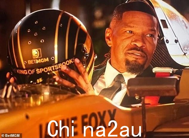 他是回来:杰米·福克斯 (Jamie Foxx) 本周在拉斯维加斯拍摄了一则广告,看起来康复之路进展顺利,距离他的神秘医疗紧急情况已经过去了三个月