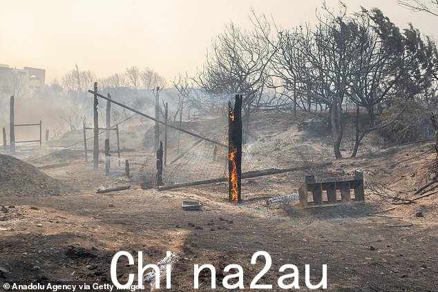 过去五天里罗德岛发生猛烈野火后,一座房子被夷为平地