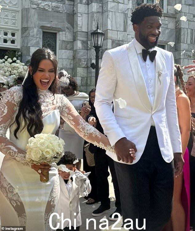 费城 76 人队球星乔尔·恩比德 (Joel Embiid) 与巴西《体育画报》模特结婚Anne de Paula 在一场轰动的汉普顿仪式上
