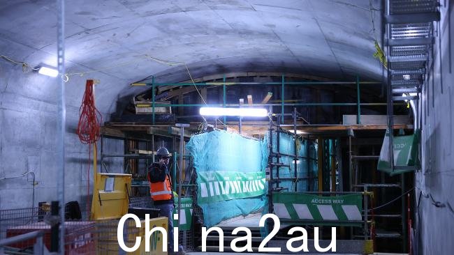 媒体参观马丁广场地铁站 (Martin Place Metro Station) 与悉尼西地铁 (Sydney Metro West) 马丁广场 (Martin Place) 相关。图片:NCA NewsWire / Dylan Coker