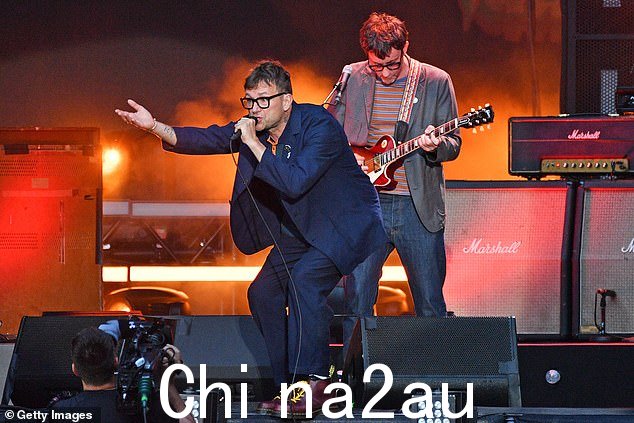 拥抱他的悲伤:接受 Apple Music 1 的采访男孩热门歌手说:“我很伤心。”我正式成为一名悲伤的 55 岁老人'