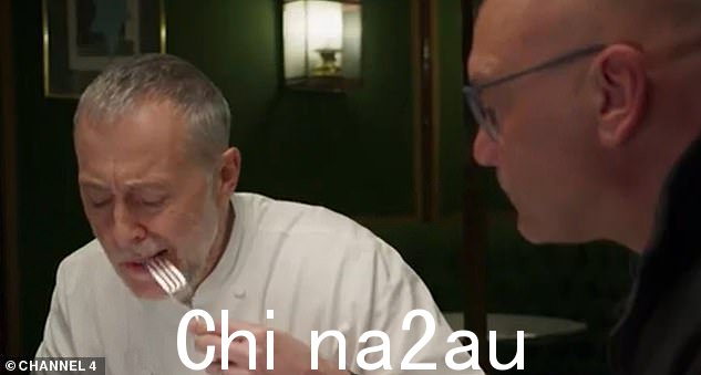 在一个奇异的场景中,餐桌上的两位厨师然后尝试猜测这肉可能来自什么样的人