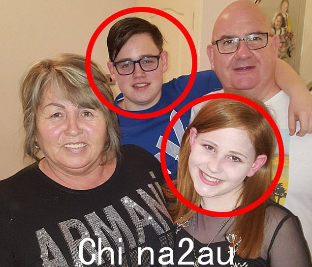 康纳和琥珀他们的养父母 Carol 和 Craig Niven