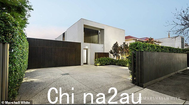 布莱顿住宅是班尼斯特和亨特十年来购买的第四处房产。图为:华丽豪华垫的外观
