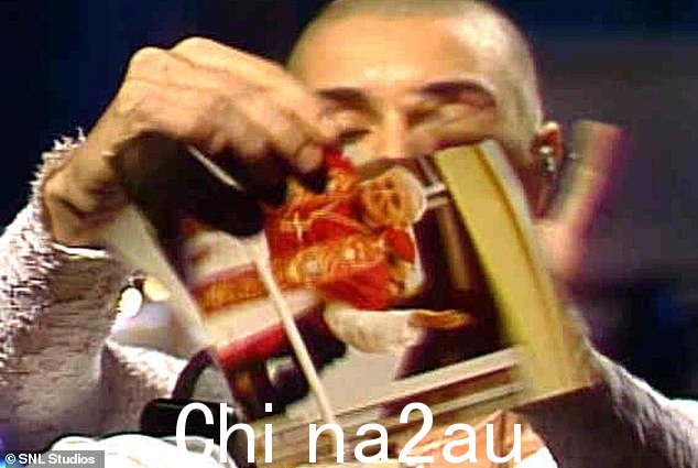 当时 26 岁的歌手清唱了鲍勃·马利的《战争》,以引起人们对虐待儿童问题的关注