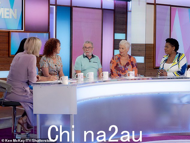 电视露面:这位 77 岁的演员在接受《Loose Women》采访时与他的两位前搭档一起出现,这是在他离开标志性的 CBBC 系列剧 23 年后